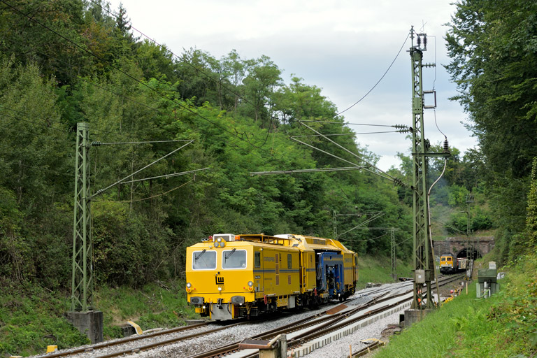 Gleisstopfmaschine bei km 18,0 (September 2019)