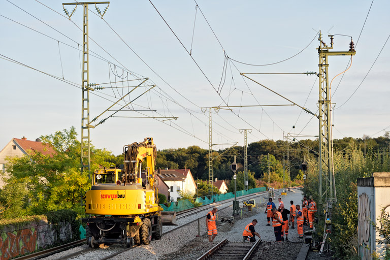 Zweiwegebagger bei km 16,8 (September 2019)