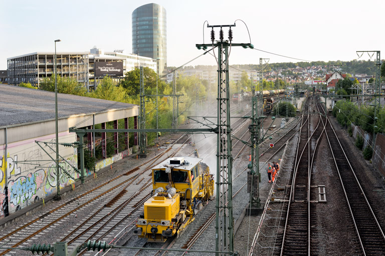 Schotterplaniermaschine bei km 15,4 (August 2019)