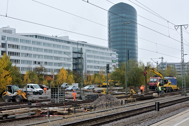 Zweiwegebagger bei km 15,6 (November 2019)