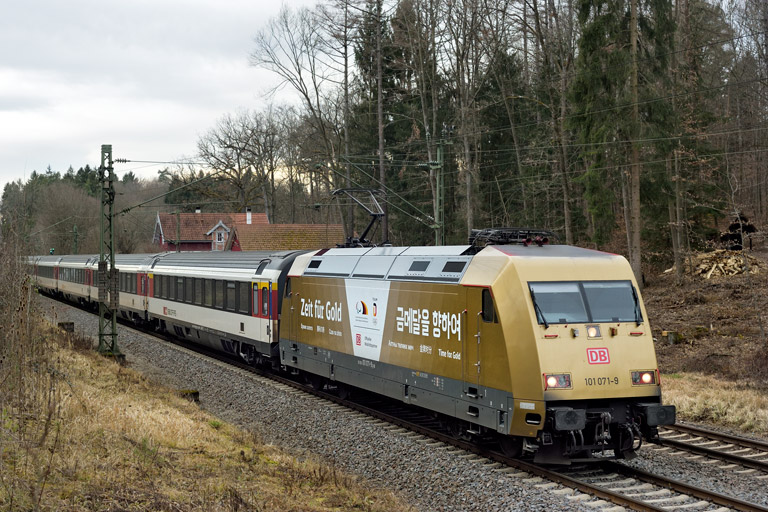 101 071 mit IC 188 bei km 18,2 (Februar 2020)