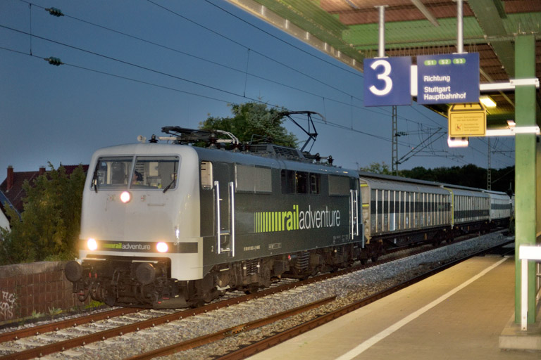 111 082 mit DbZ 59749 bei km 16,8 (Juli 2020)