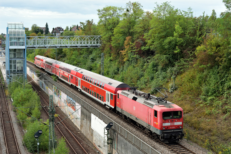 114 004 mit RE 17619 bei km 14,0 (August 2020)