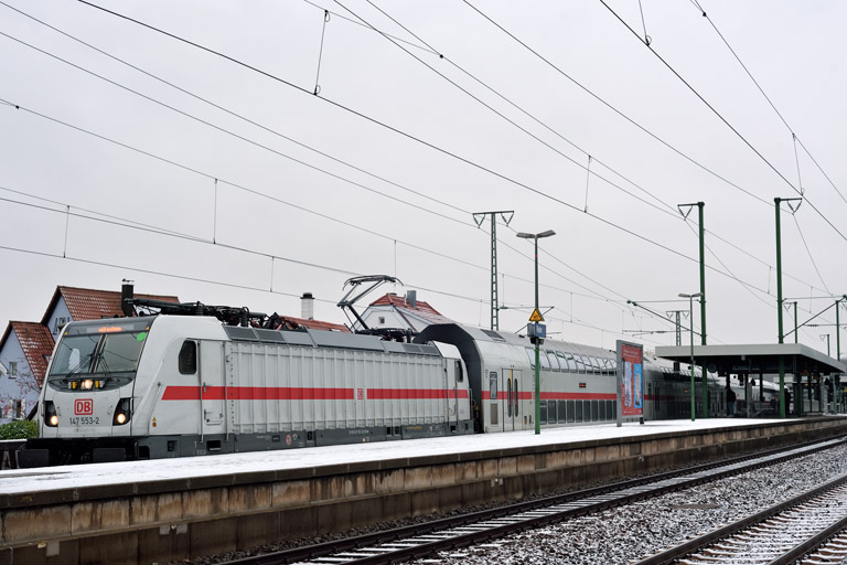 147 553 mit Leerreisezug bei km 16,8 (Dezember 2020)