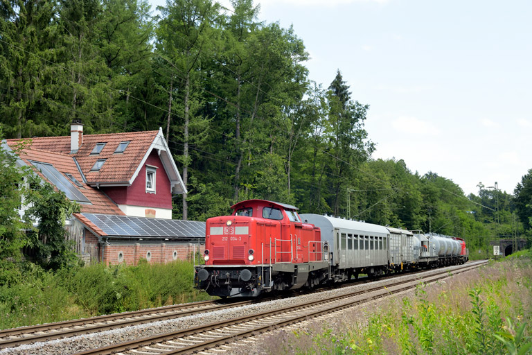 212 034 mit Bauz 91653 bei km 18,2 (Juli 2020)