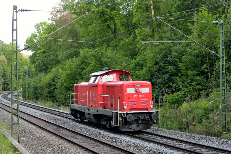 212 310 mit Tfzf 75824 bei km 11,6 (September 2020)