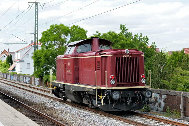213 335 als Tfzf 94787 bei km 16,8 (Mai 2020)