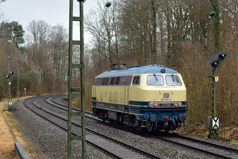 218 381 als Tfzf 77758 bei km 11,8 (Januar 2020)
