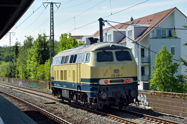 218 490 als T 77759 bei km 16,8 (Mai 2020)