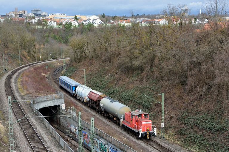 363 689 mit DLr 1894 bei km 13,8 (Februar 2020)