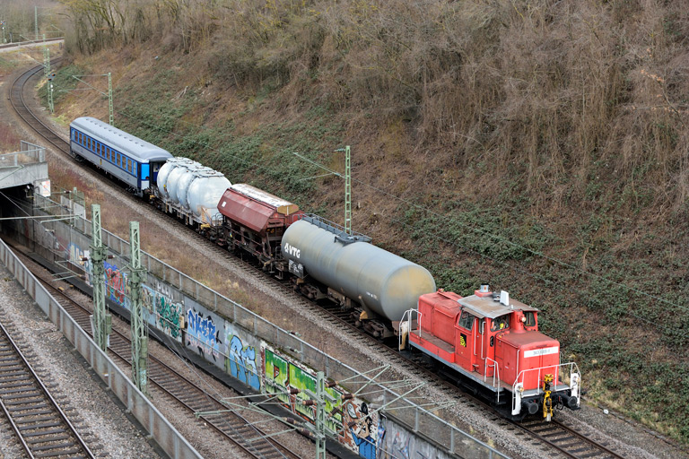363 689 mit DLr 1894 bei km 13,8 (Februar 2020)