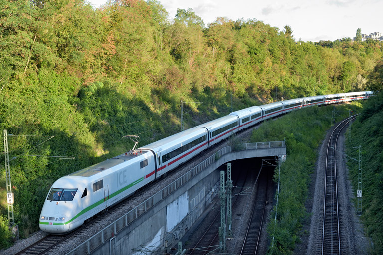 401 555/055 als ICE-A 62148 bei km 13,8 (August 2020)