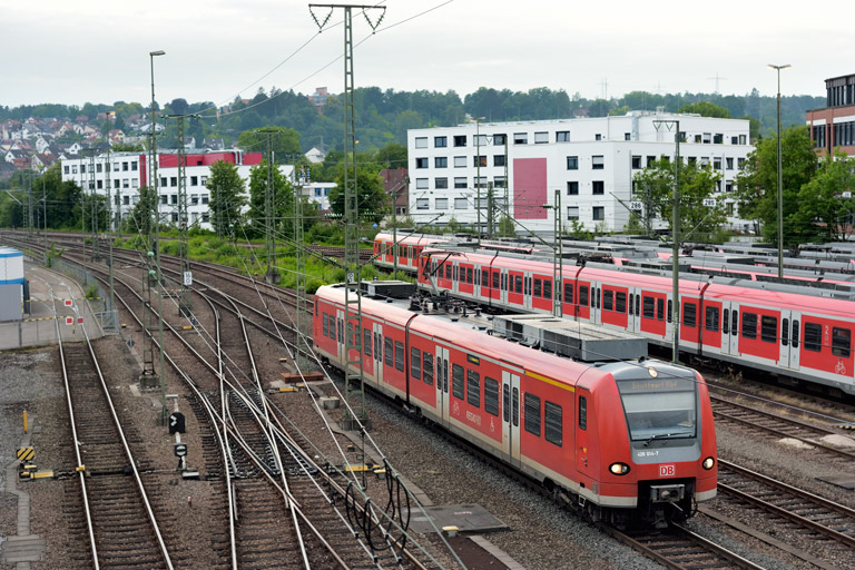 426 514 als IRE 4776 bei km 16,0 (Juni 2020)