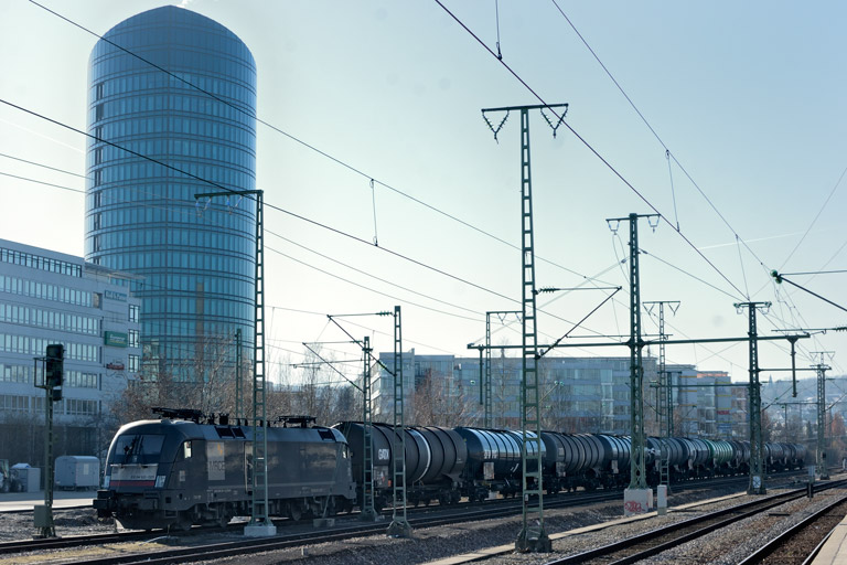 ES 64 U2-025 bei km 15,6 (Februar 2020)