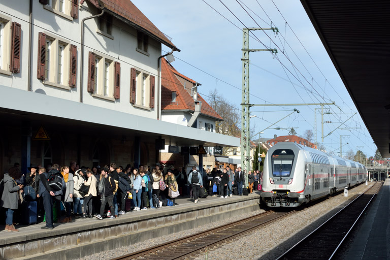 IC 2387/RE 52387 bei km 15,6 (Februar 2020)