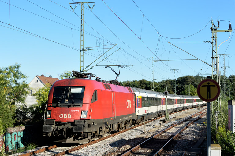 &Ouml;BB 1016 002 mit IC 184 bei km 16,8 (Juli 2020)