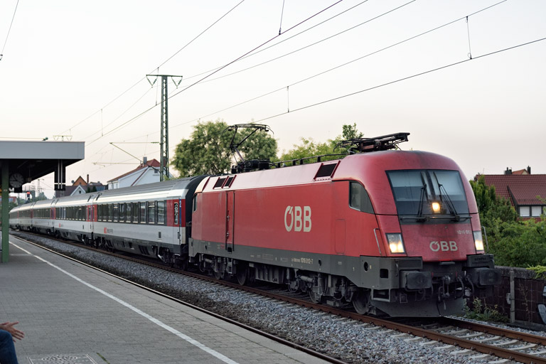 &Ouml;BB 1016 012 mit IC 285 bei km 16,8 (August 2020)