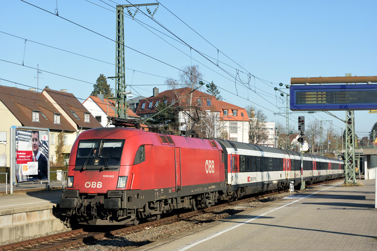 &Ouml;BB 1016 042 mit IC 187 bei km 15,6 (Januar 2020)