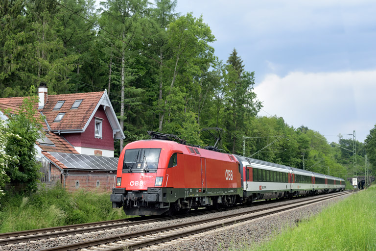 &Ouml;BB 1116 067 mit IC 281 bei km 18,2 (Juni 2020)