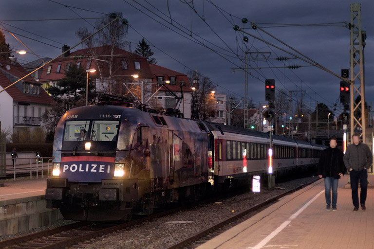 &Ouml;BB 1116 157 mit IC 283 bei km 15,6 (M&auml;rz 2020)