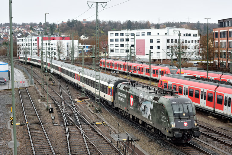 &Ouml;BB 1116 182 mit IC 280 bei km 16,0 (Dezember 2020)
