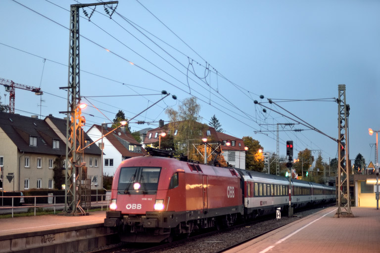 &Ouml;BB 1116 192 mit IC 283 bei km 15,6 (Oktober 2020)