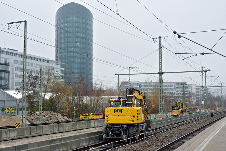 Zweiwegebagger bei km 15,6 (Dezember 2020)