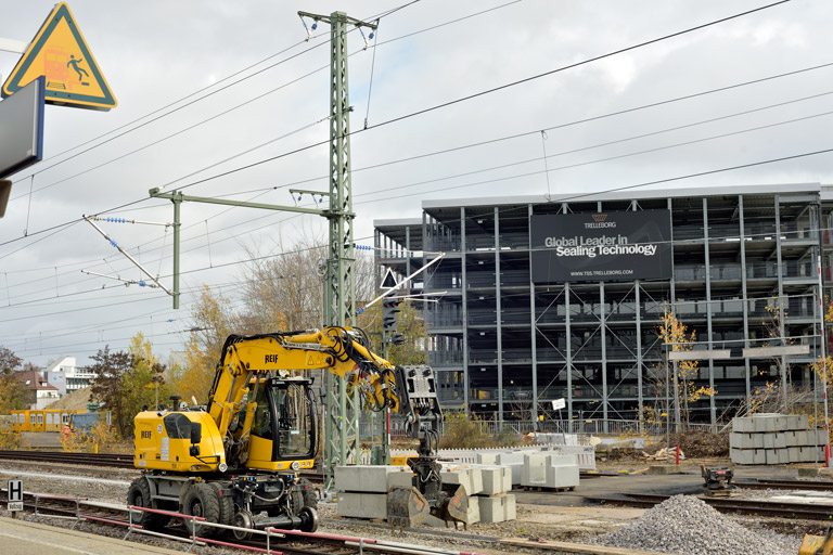 Zweiwegebagger bei km 15,6 (November 2020)