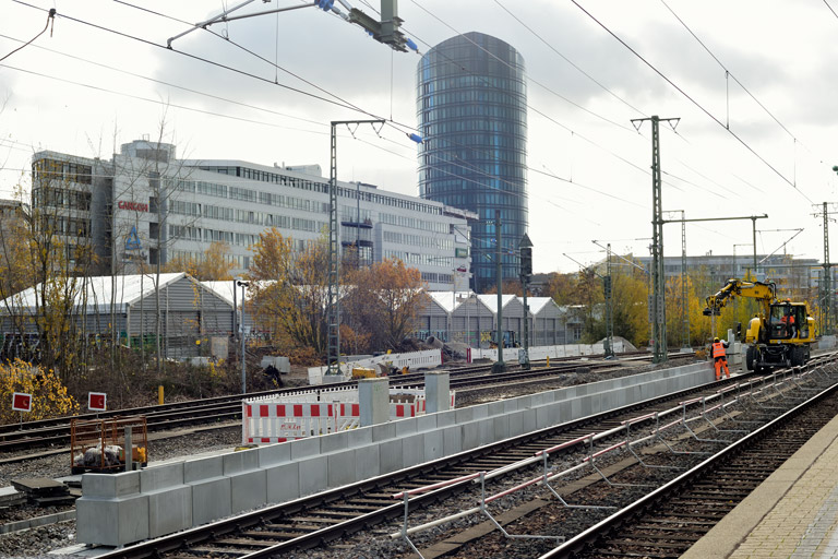 Zweiwegebagger bei km 15,6 (November 2020)