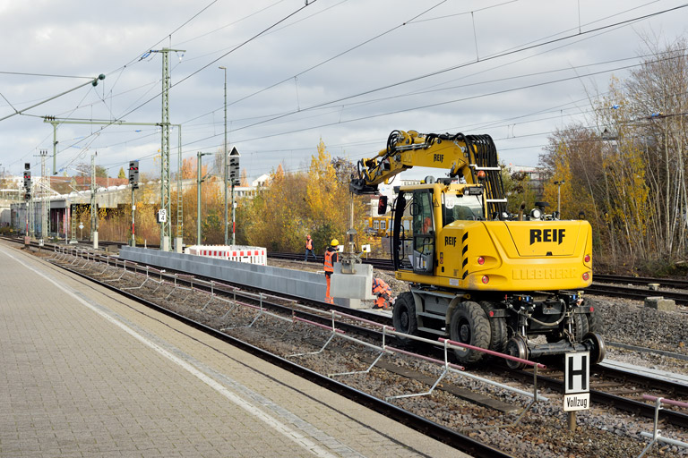 Zweiwegebagger bei km 15,6 (November 2020)