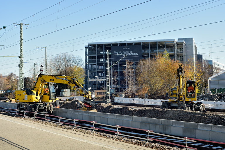 Zweiwegebagger bei km 15,6 (November 2020)