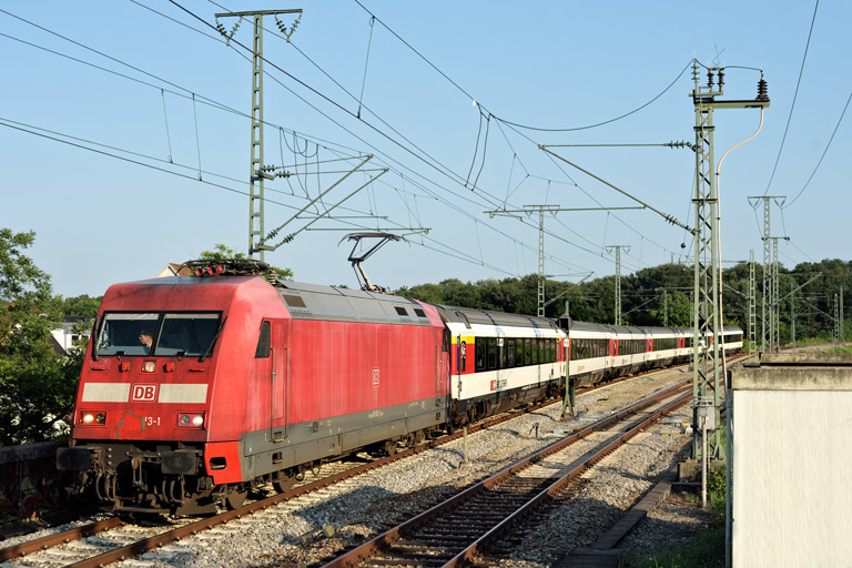 101 013 mit IC 184 bei km 16,8 (Juli 2021)
