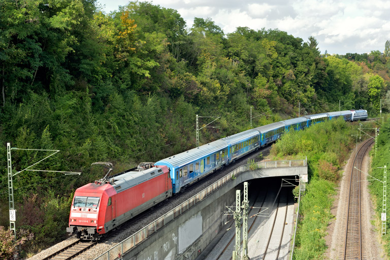 101 030 mit EC 13410 bei km 13,8 (September 2021)