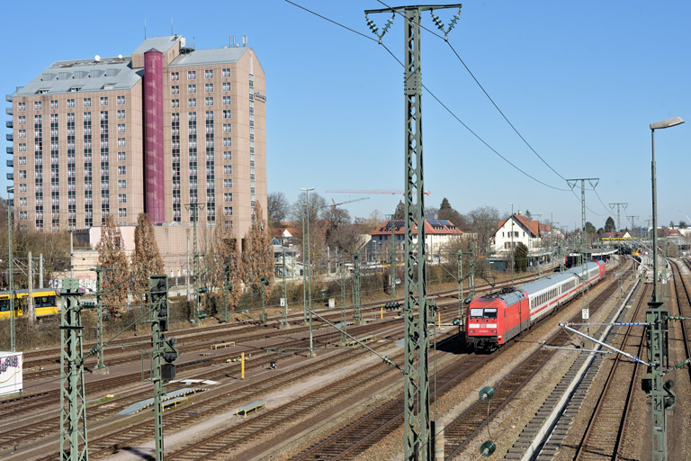 101 086 mit IC 2924 bei km 15,8 (M&auml;rz 2021)