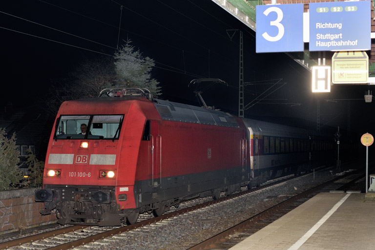 101 100 mit IC 184 bei km 16,8 (Dezember 2021)
