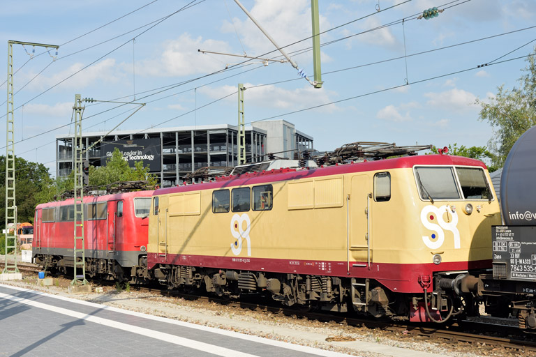 111 057 und 111 216 bei km 15,6 (August 2021)