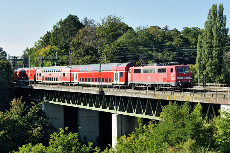 111 169 mit RE 28386 bei km 14,6 (September 2021)
