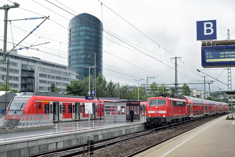 111 169 mit S-Bahnersatzzug bei km 15,6 (August 2021)