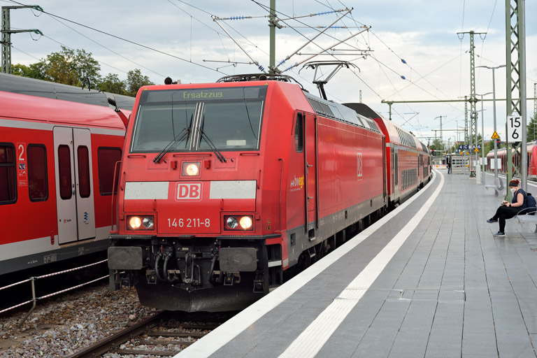 146 211 mit RE 28419 bei km 15,6 (September 2021)