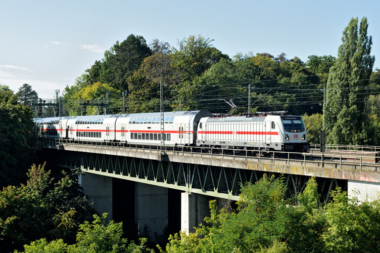 147 574 mit IC 2288/RE 52288 bei km 14,6 (September 2021)