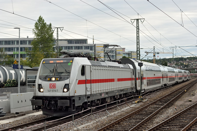 147 579 mit IC 2384/RE 52384 bei km 15,8 (September 2021)