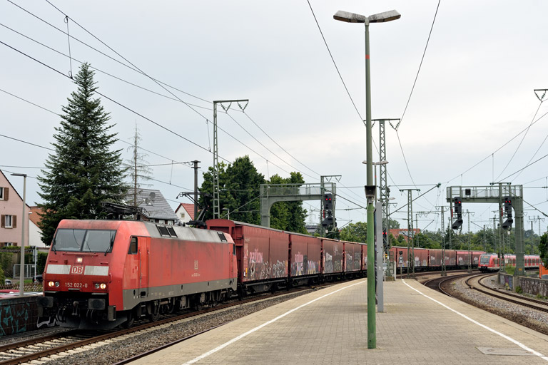152 022 mit GAG 60113 bei km 16,6 (Juli 2021)