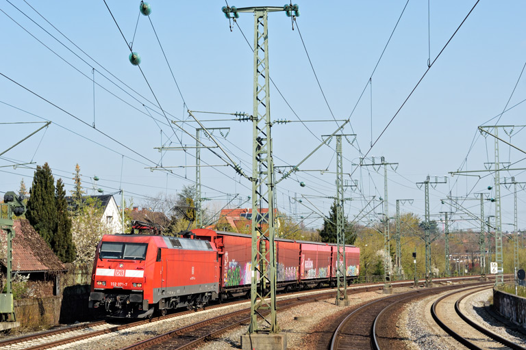 152 071 mit EZ 52088 bei km 16,6 (April 2021)