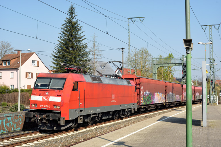 152 071 mit EZ 52088 bei km 16,8 (April 2021)