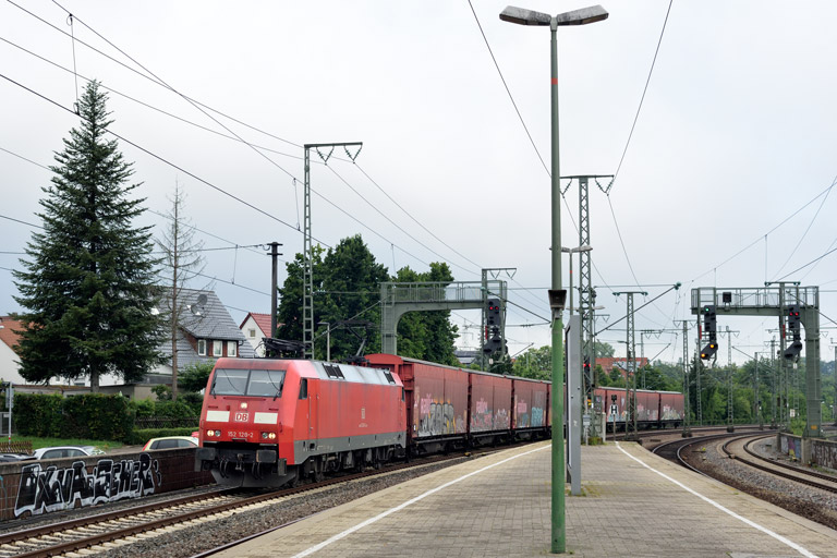 152 120 mit GAG 60113 bei km 16,6 (Juli 2021)