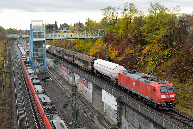 185 012 mit EZ 52093 bei km 14,0 (November 2021)