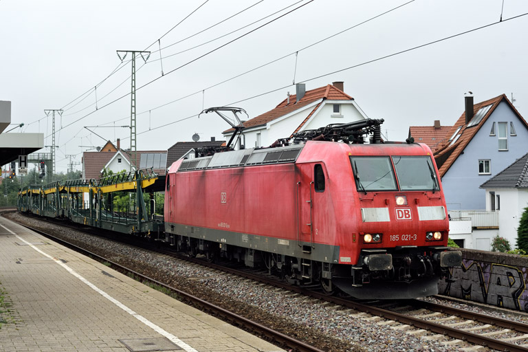 185 021 mit EZ 52089 bei km 16,8 (Juli 2021)