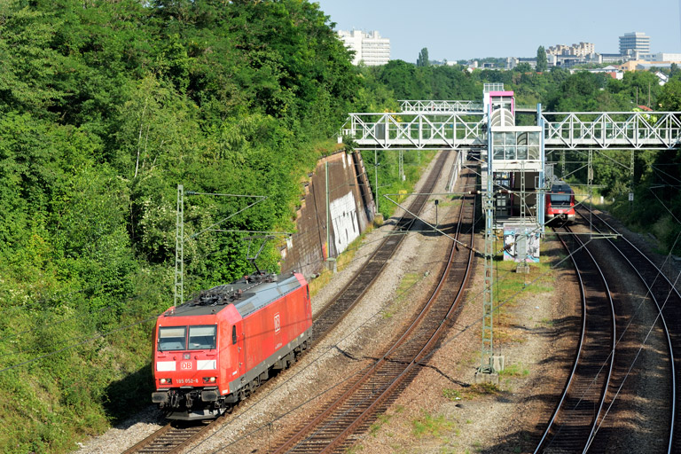 185 052 als EZ 52088 bei km 14,2 (Juli 2021)