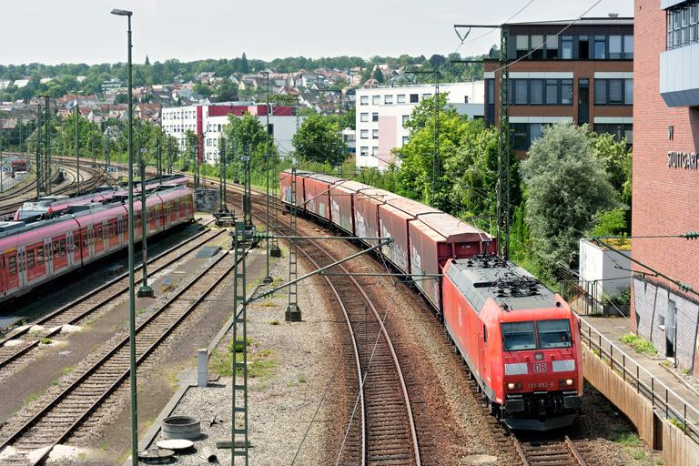 185 052 mit EZ 52101 bei km 16,0 (Juli 2021)
