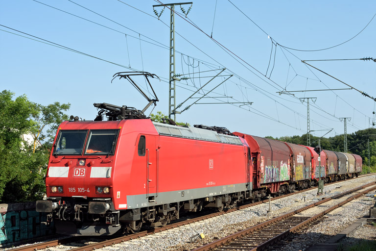 185 105 mit EZ 52103 bei km 16,8 (Juli 2021)